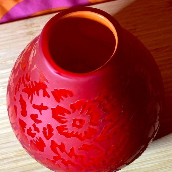 Etched Red Art Glass Vase Handmade Ei8hteen Karat 18/K Vintage 6" Belis - Picture 13 of 16